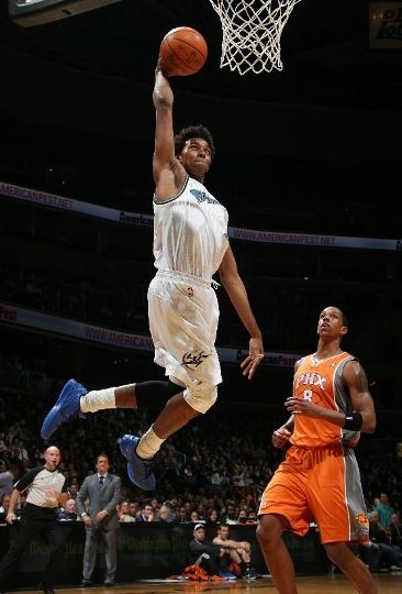 2025-03-01 11：00已结束NBA 常规赛湖人106：102快船