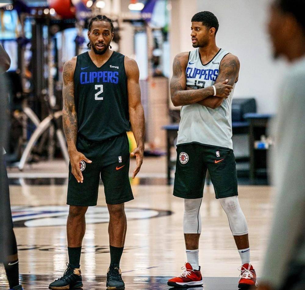 国安董事长周金辉赛前更衣室动员：今天就一个字，干！